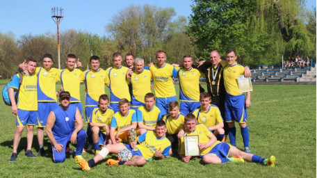 Кубок  району з футболу отримала Великоолександрівська команда «Скіф»